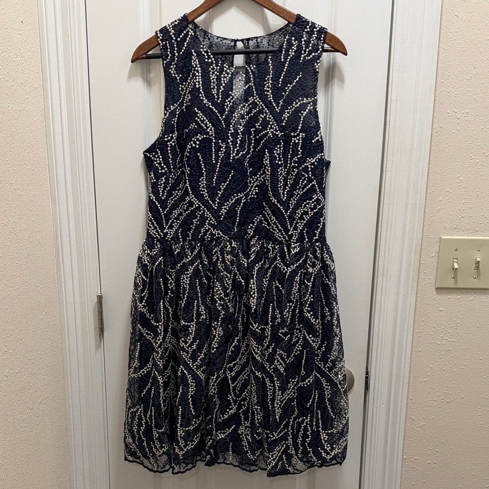 Badgley Mischka Navy and Cream Patterned Midi Dress